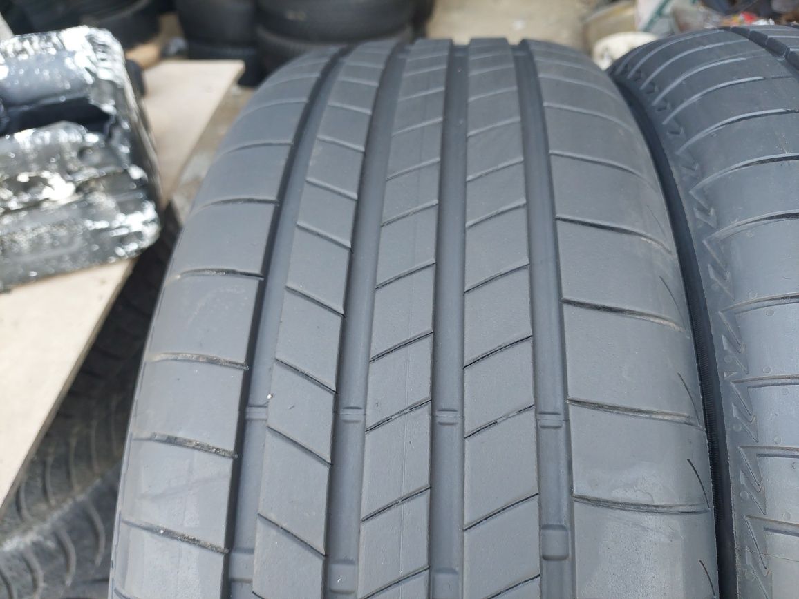 235.55.R19  Bridgestone 235 55 19