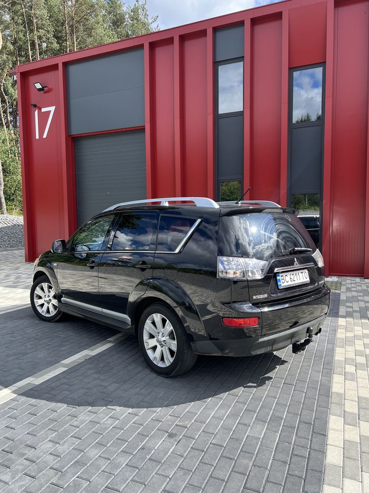 Mitsubishi Outlender