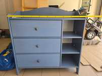 Komoda IKEA Trogen – niebieska naturalne drewno
