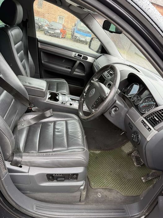 Volkswagen Touareg 2007рік 2,5дизель АКПП повний привід 4х4 гарний