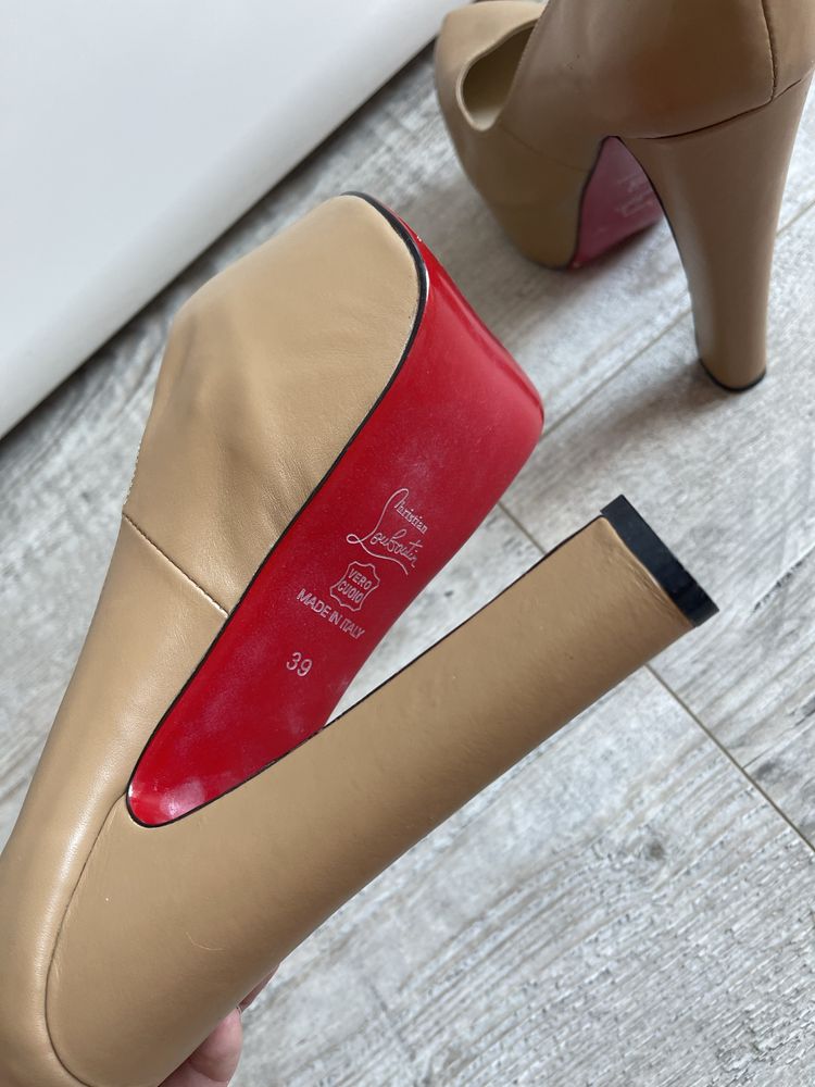 Louboutin 38 - 39 rozmiar