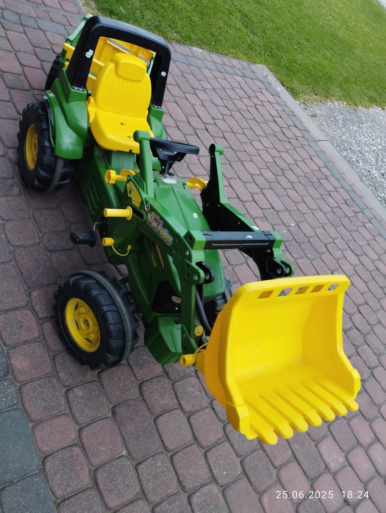 Traktor John Deere 7930, przyczepka, łyżka