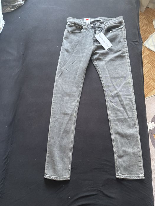 Продам жіночі джинси Calvin Klein