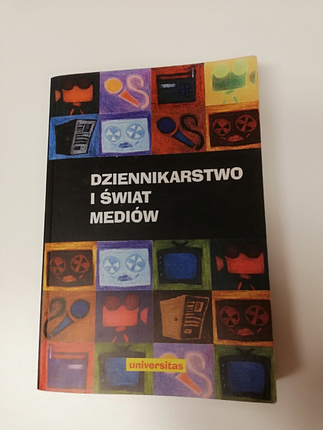 Dziennikarstwo i świat mediów - Zbigniew Bauer