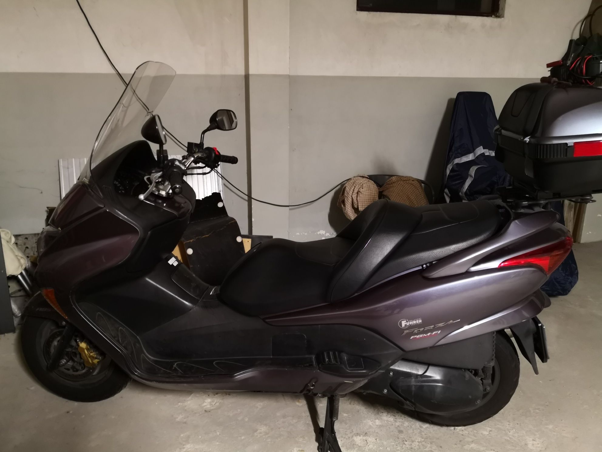 Vendo scoter Honda forza 250