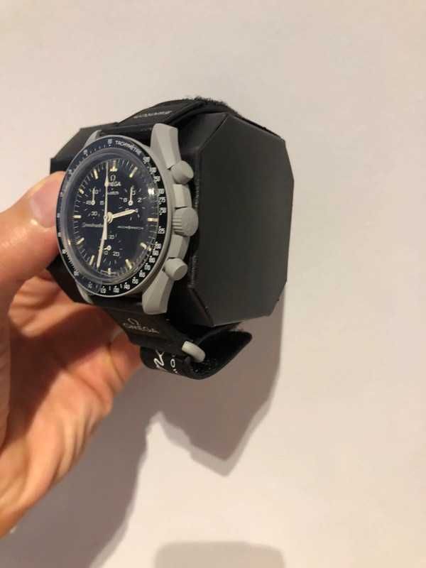 Omega x Swatch Misja do Księżyca: Czarny Styl dla Górskich Przygód