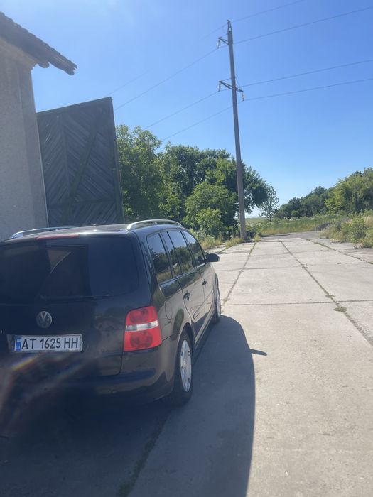 Продається автомобіль Volkswagen Touran  1,6MPI 7 місць