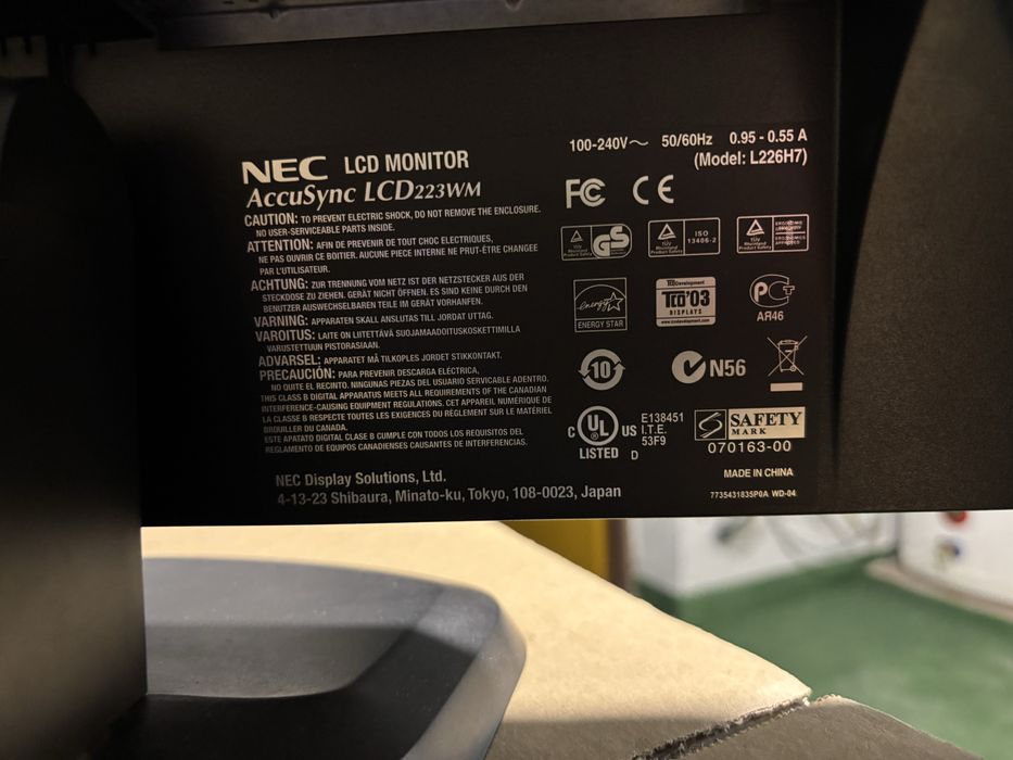 Monitor NEC 20 cali około