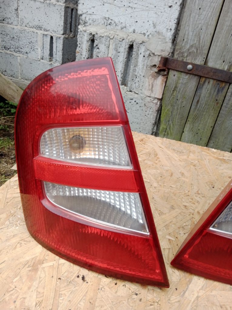 Lampy tylne skoda fabia