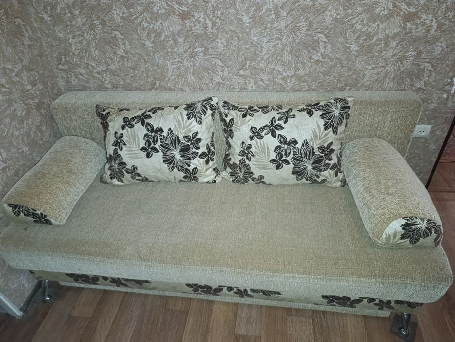 Диван в хорошем состоянии