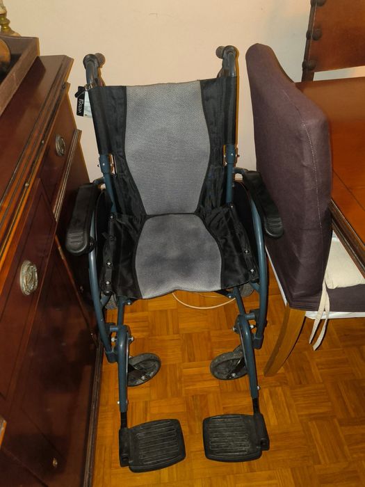 Cadeira de Rodas de Transporte/Acompanhante (Rodas Pequenas)