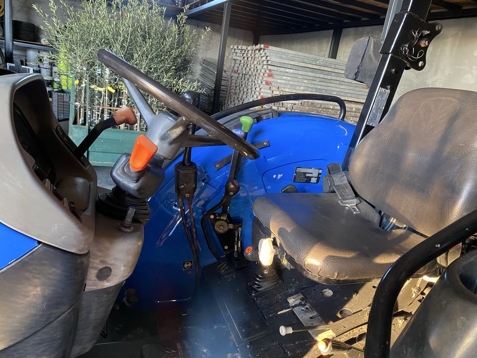 New Holland TN95A