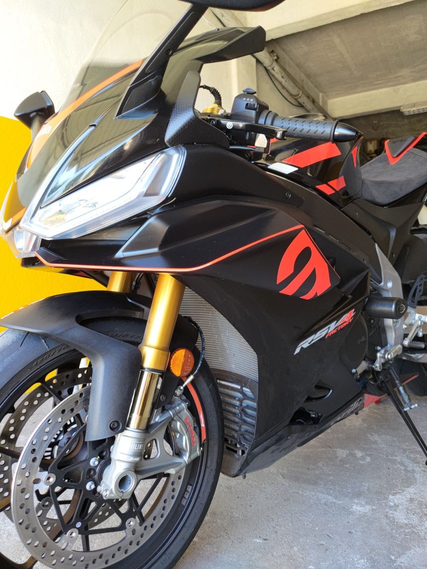 Aprilia RSV4 1100 Factory 2021 c/extras
