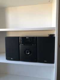 LG Micro Hi-Fi System XA63 (c/ USB)