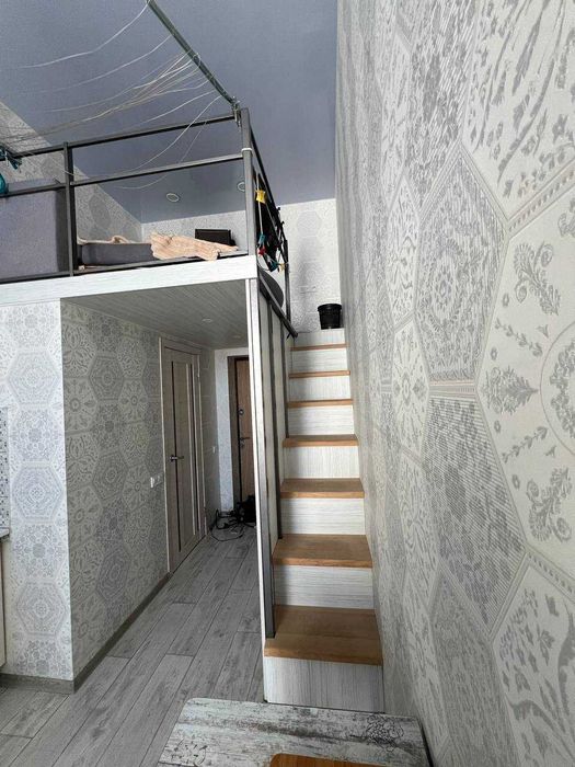 Продам 1 к - гостинку Бестужевские сады Фр бульвар метро Защ Украины