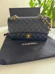Czarna chanel Medium Flap