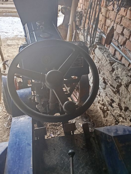 Продам мін трактор 12 кс