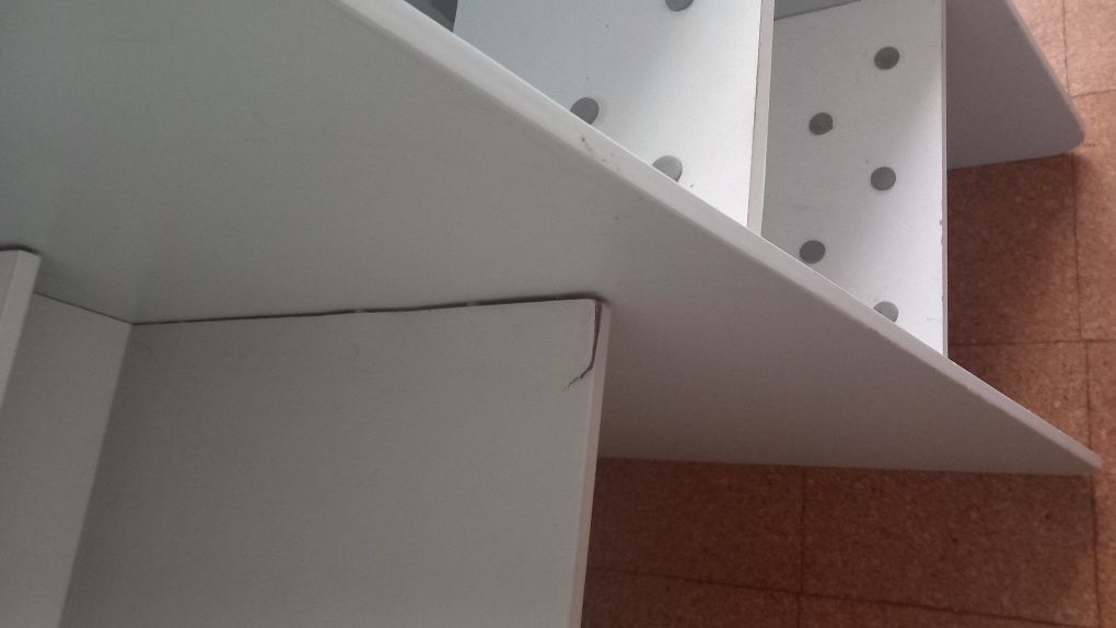 Vendo beliche com secretaria e roupeiro