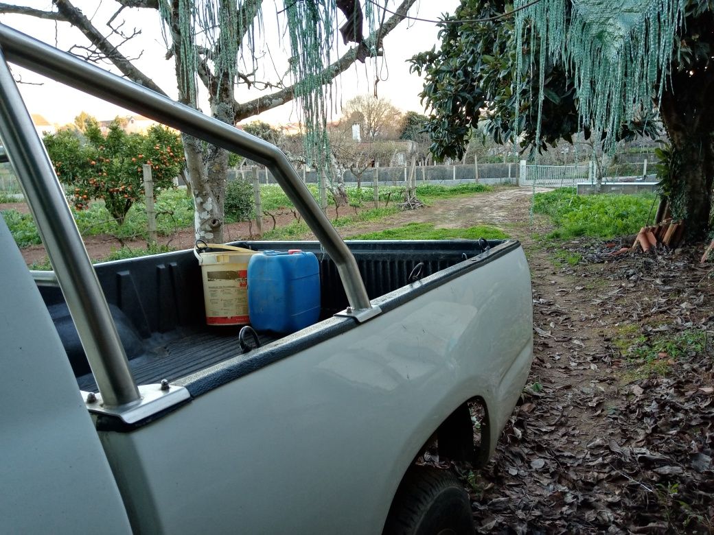 Carroçaria metálica para Toyota hilux cabina e meia