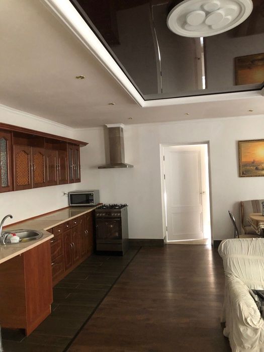 Здається в оренду напівособняк у центрі Івано-Франківська