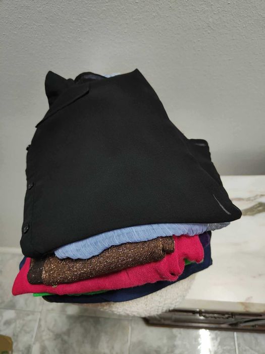 10 Peças de Roupa de Mulher S/ M - Calças, Casacos, Tops em Bom Estado