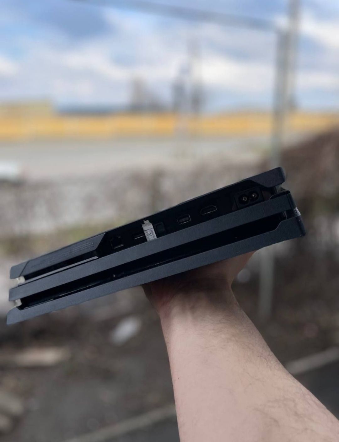 Playstation 4 pro 1ТБ