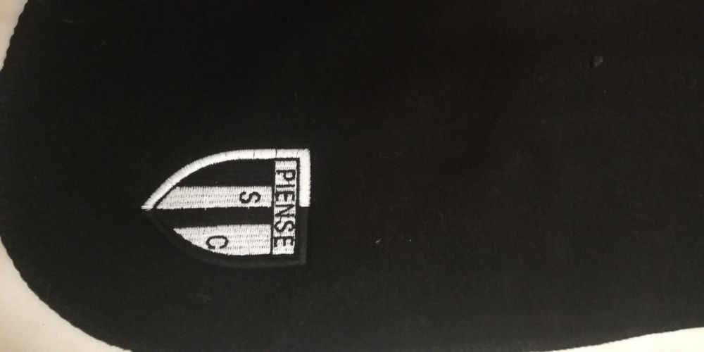 4 Cachecois de varios  clubes