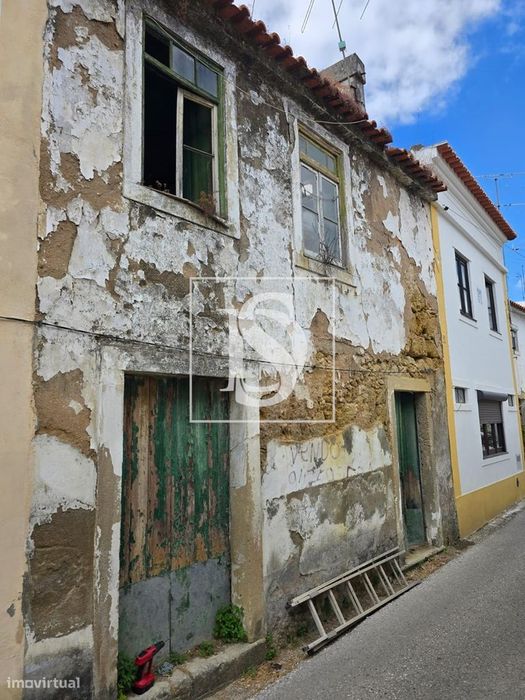 Moradia Para Recuperar - Lapas - Torres  Novas