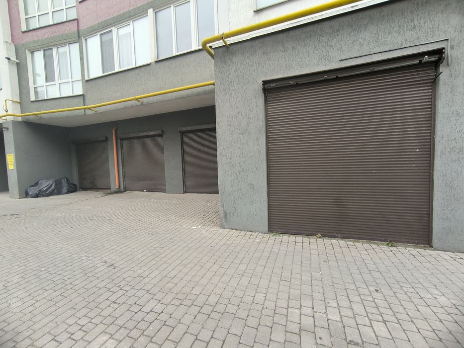Продам шикарний , просторий гараж в ЖК "Львівський" , південно-захід
