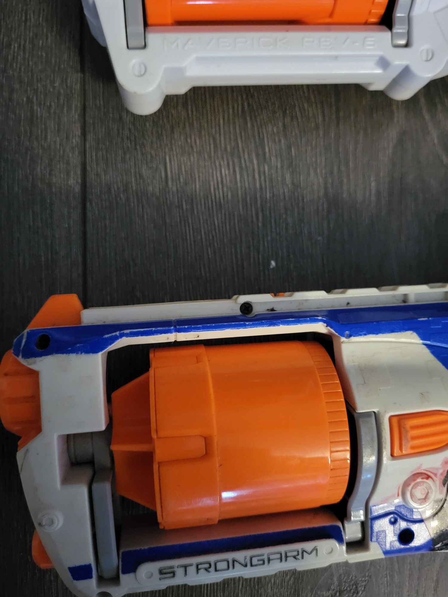 NERF 2 szt. Maverick Rev 6 i Strongarm zestaw