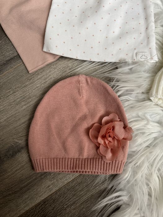 Шапки, продаються окремо.