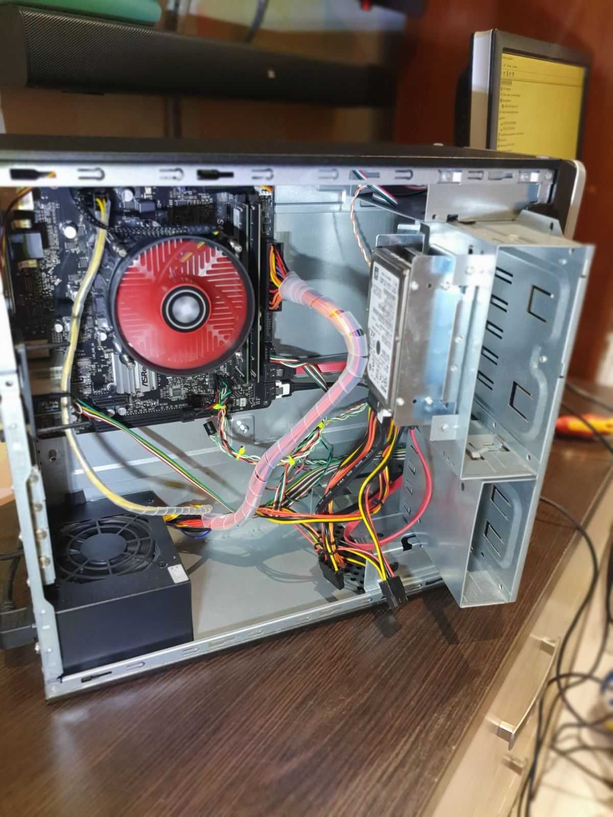Системний блок IntelPentium Gold G5400 /DDR4 8Gb/SSD 200Gb / HDD 700Gb