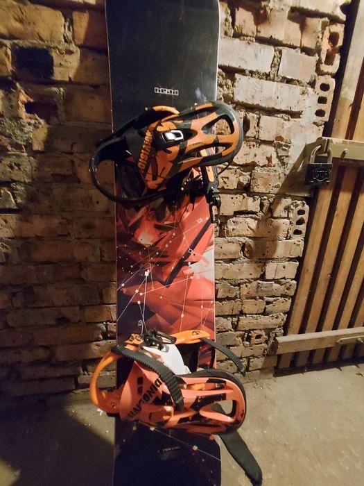 Deska snowboard 154 cm