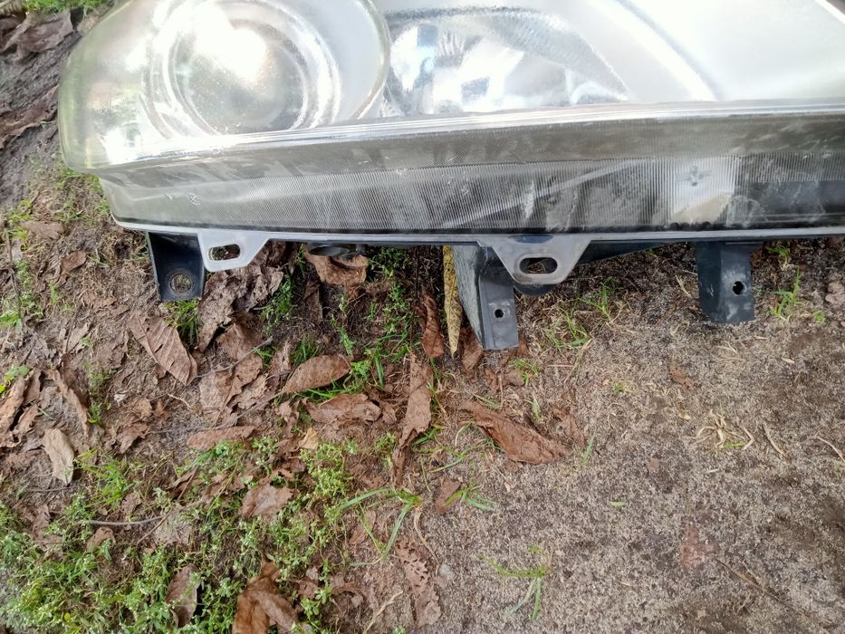 Sprzedam reflektor prawy do scenic 2