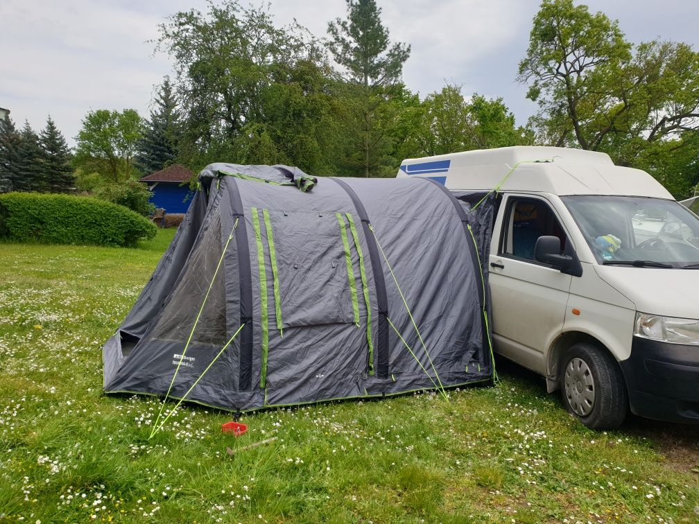 Namiot, przystawka do busa, przyczepy
