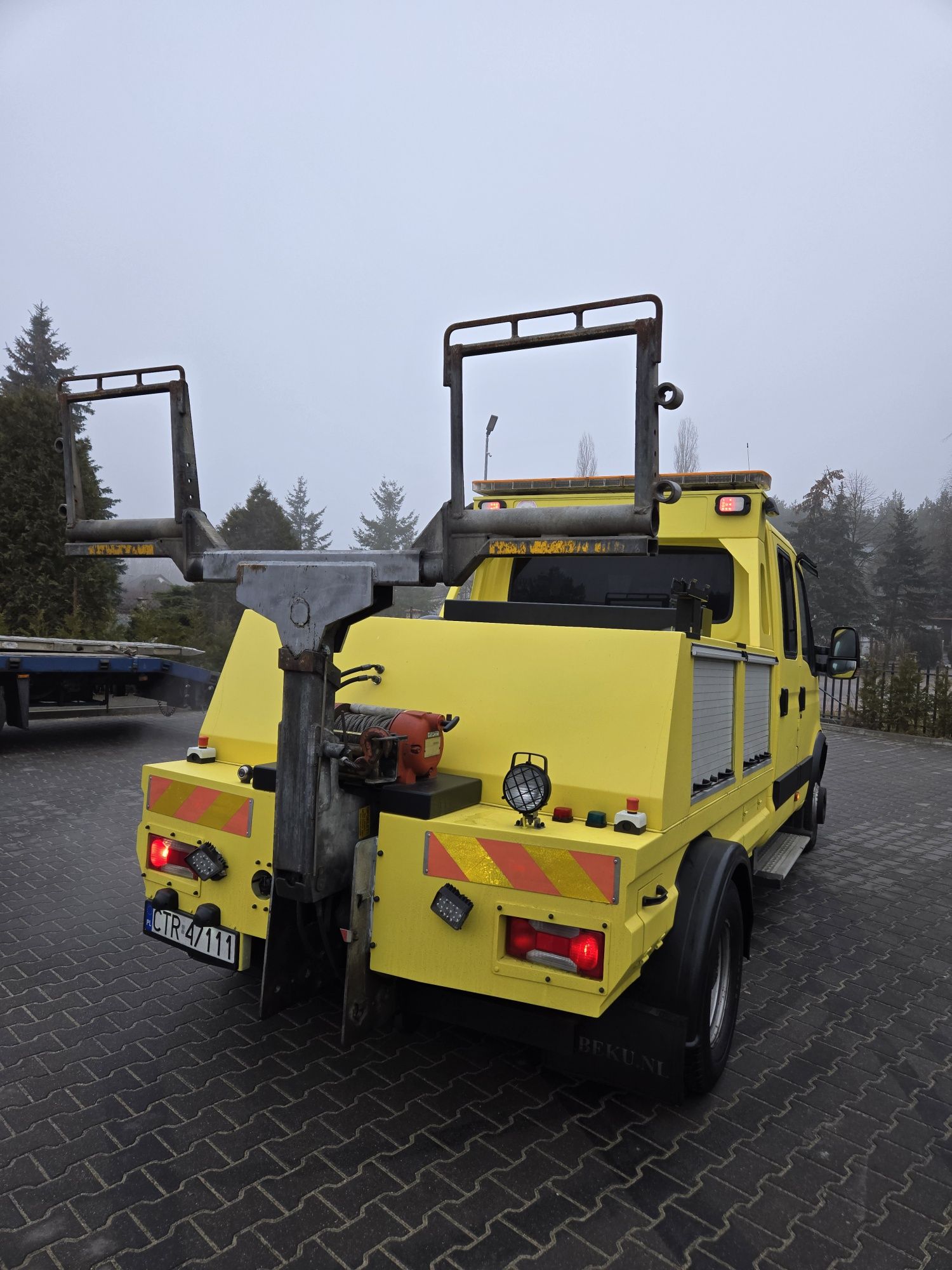 Holownik Iveco Daily 65c18 Tischer pomoc drogowa