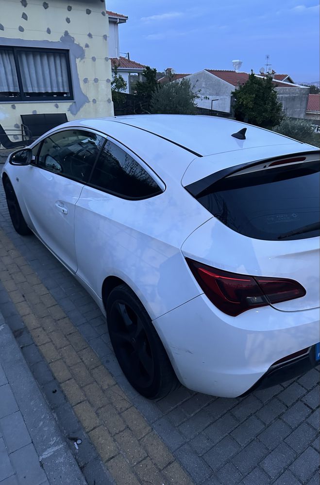 Carro Opel Astra GTC