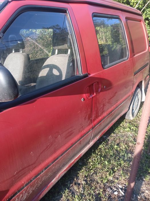 Продам нісан ванетто