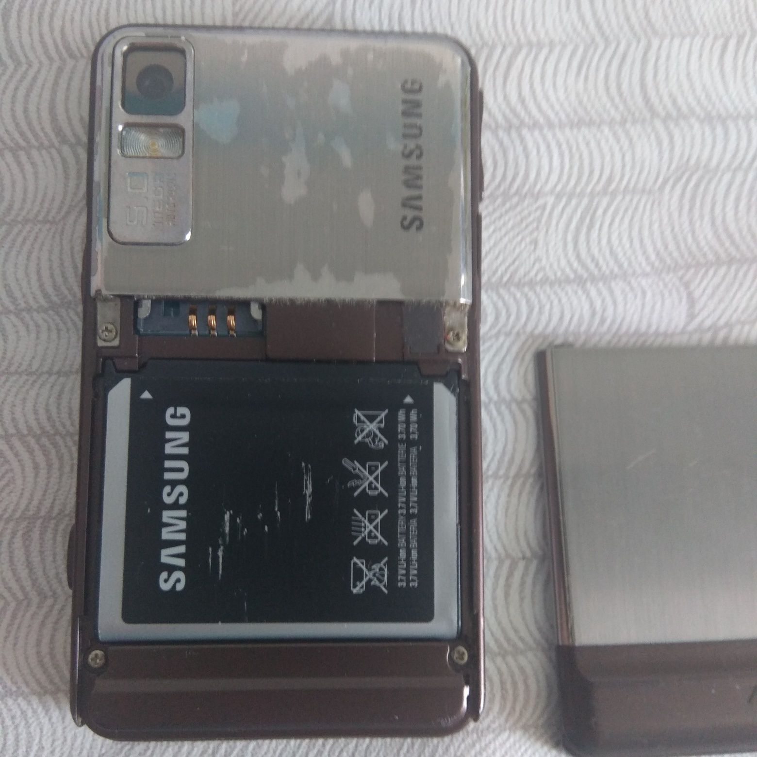 Samsung F480i Телефон для дзвінків, без android