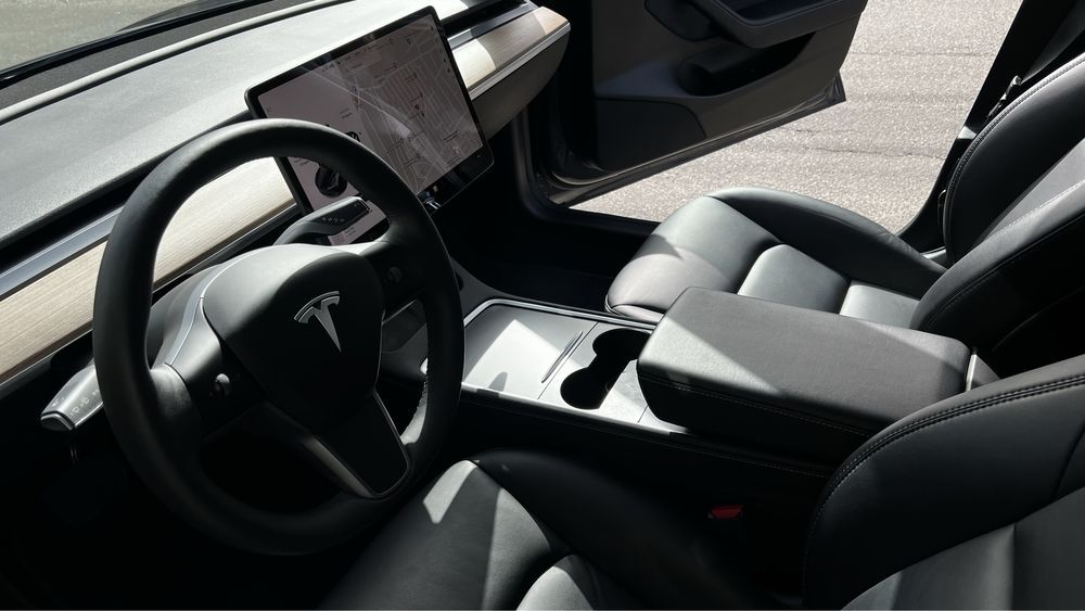 Tesla model 3 longrange 2022 года
