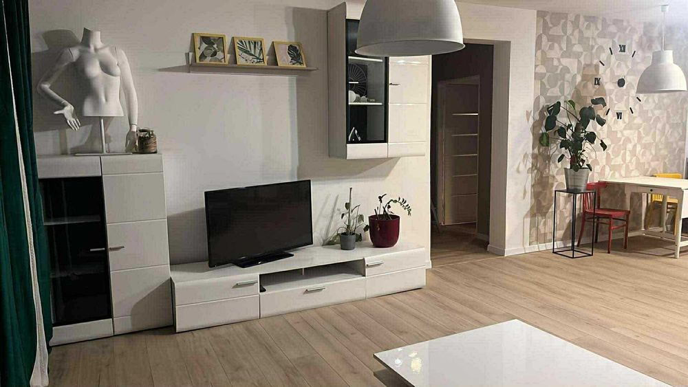 Zamienie nowy ładny dom wolnostojący z dużą dziąłką w obrębie Karnina