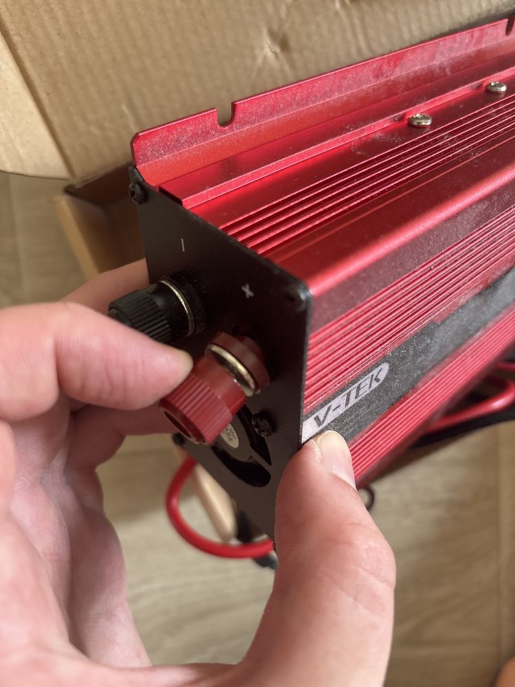 Інвертор v-tek 12v 1000w