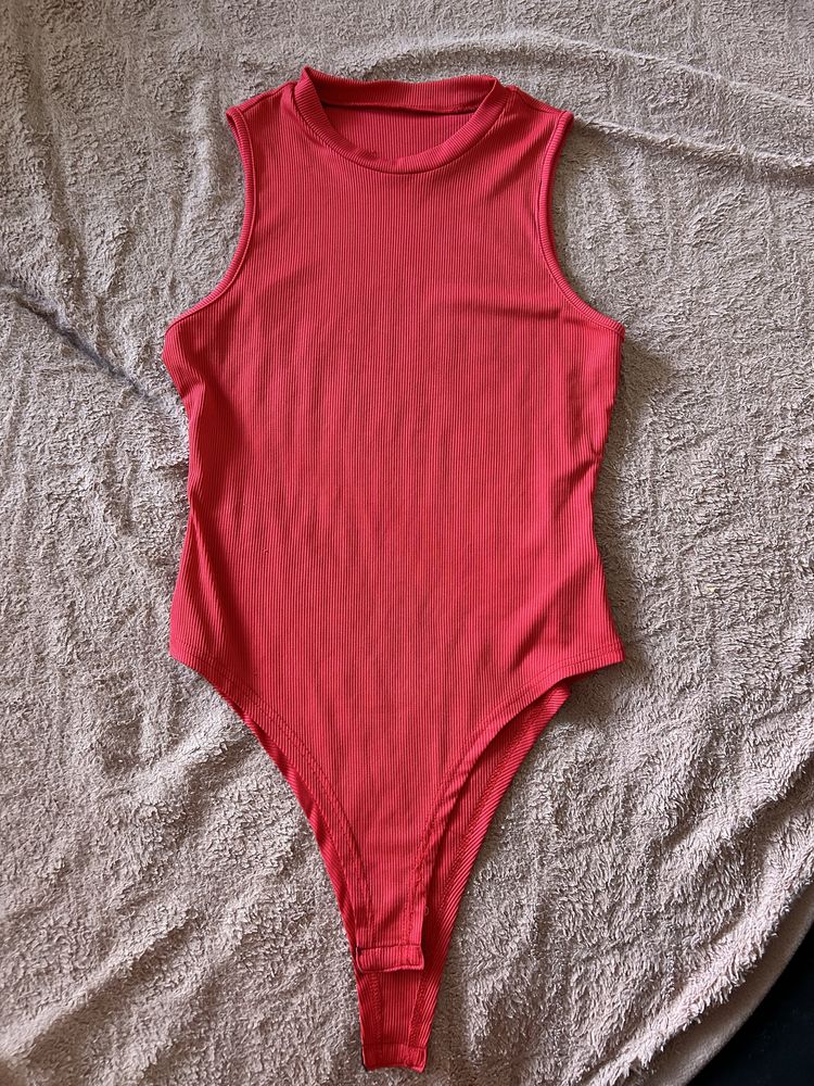 body damskie czerwone