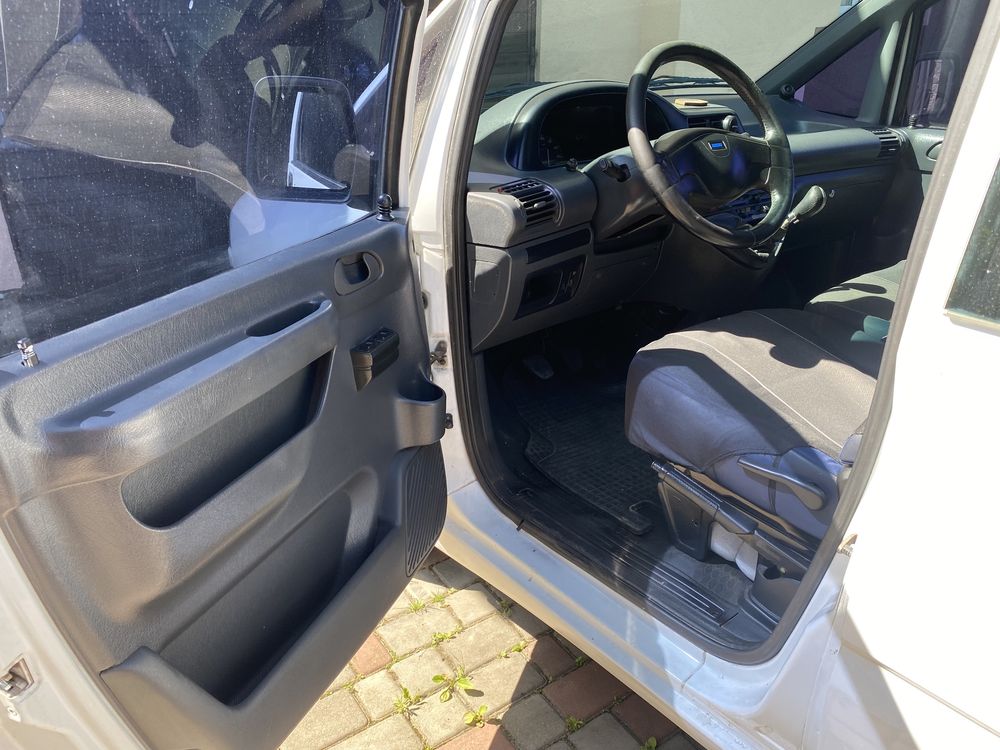 Fiat scudo 1.9D dw8 варте уваги