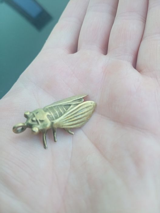 Mucha mosiądz figurka