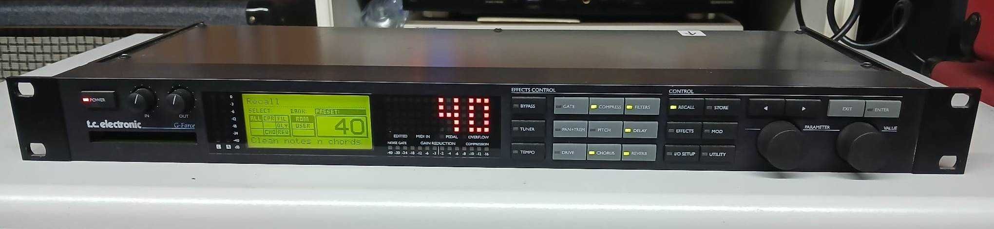 Processador de Efeitos TC Electronic G-Force.