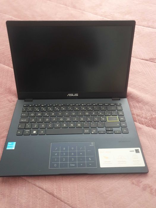 Portátil Asus novo comprado recentemente praticamente não uso