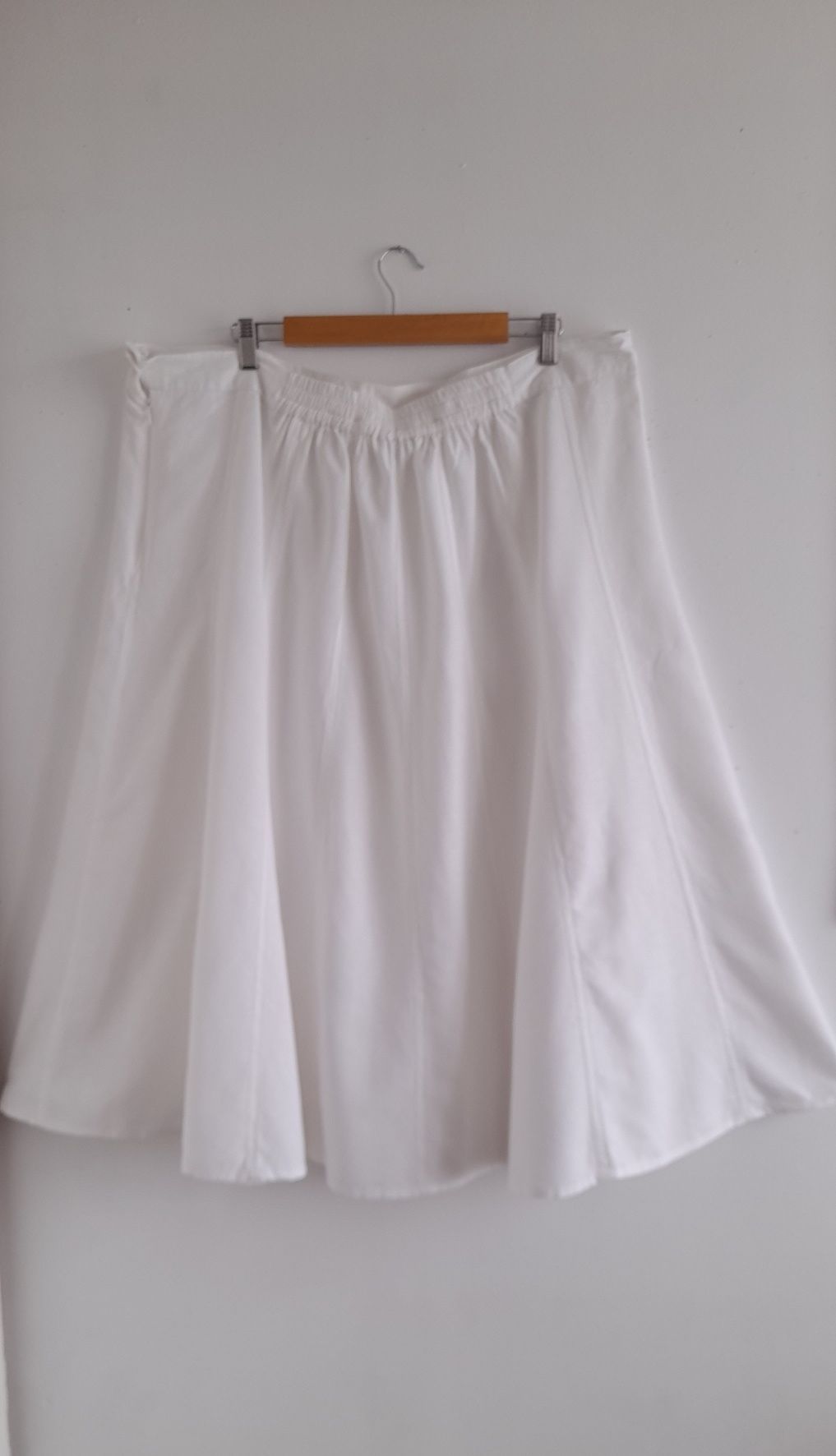 Duża długa białą spodnica 5 x XL