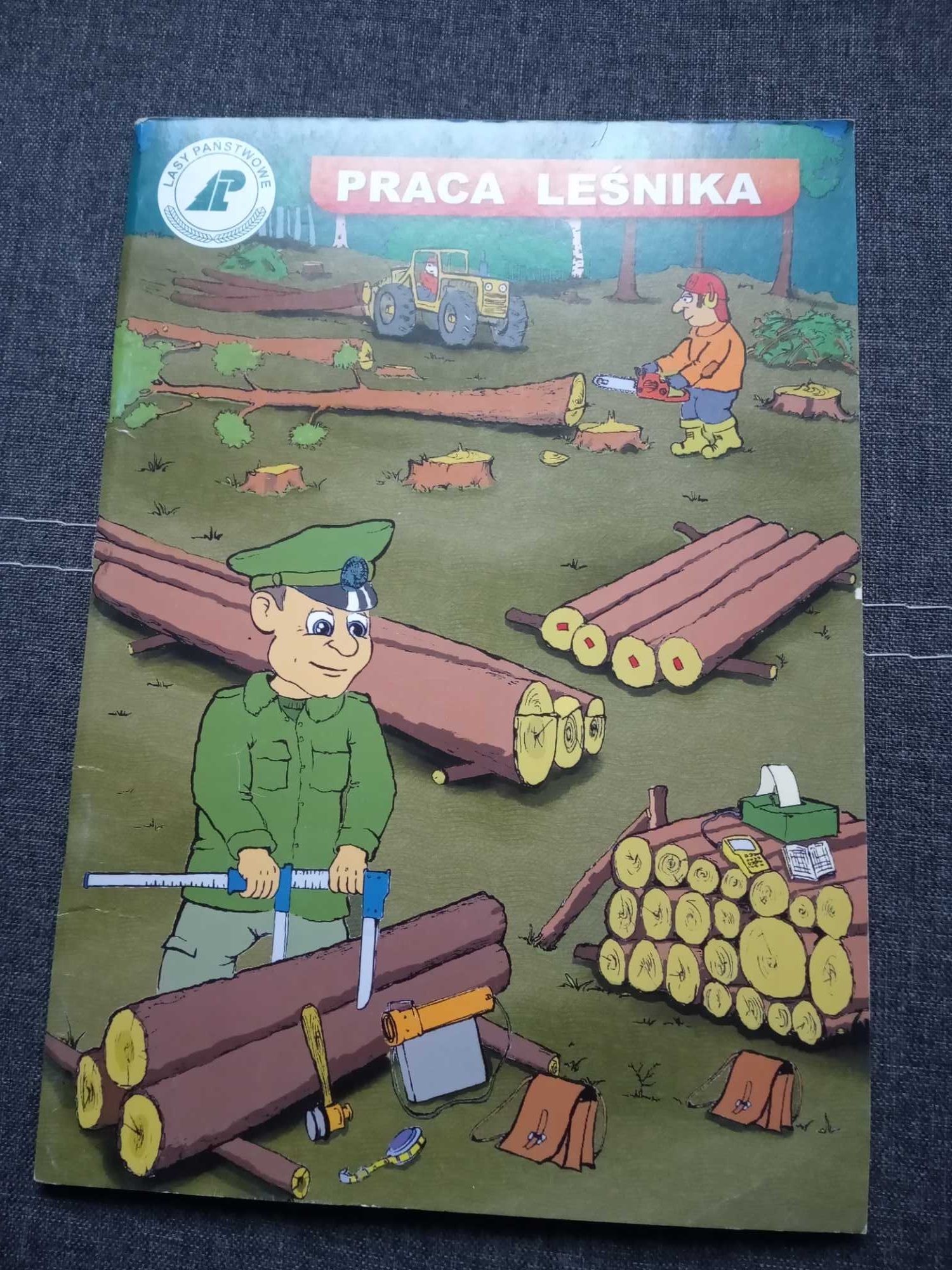 Kolorowanka plus zajęcia dla dzieci  praca leśnika.