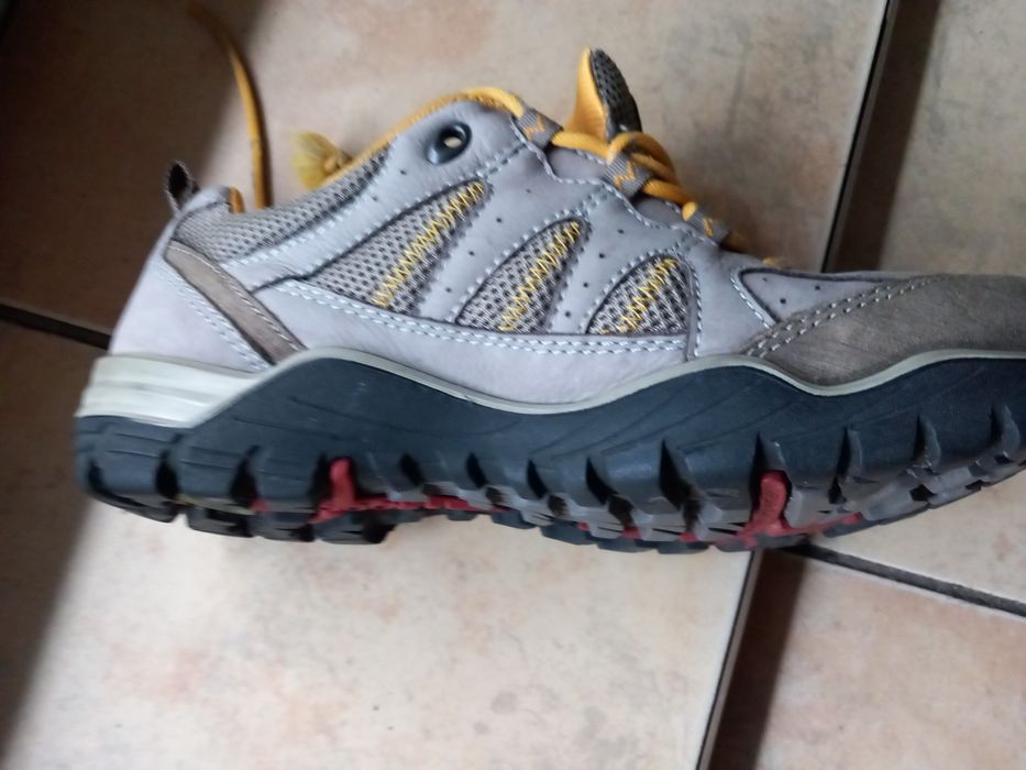 Buty sportowe.Szare.